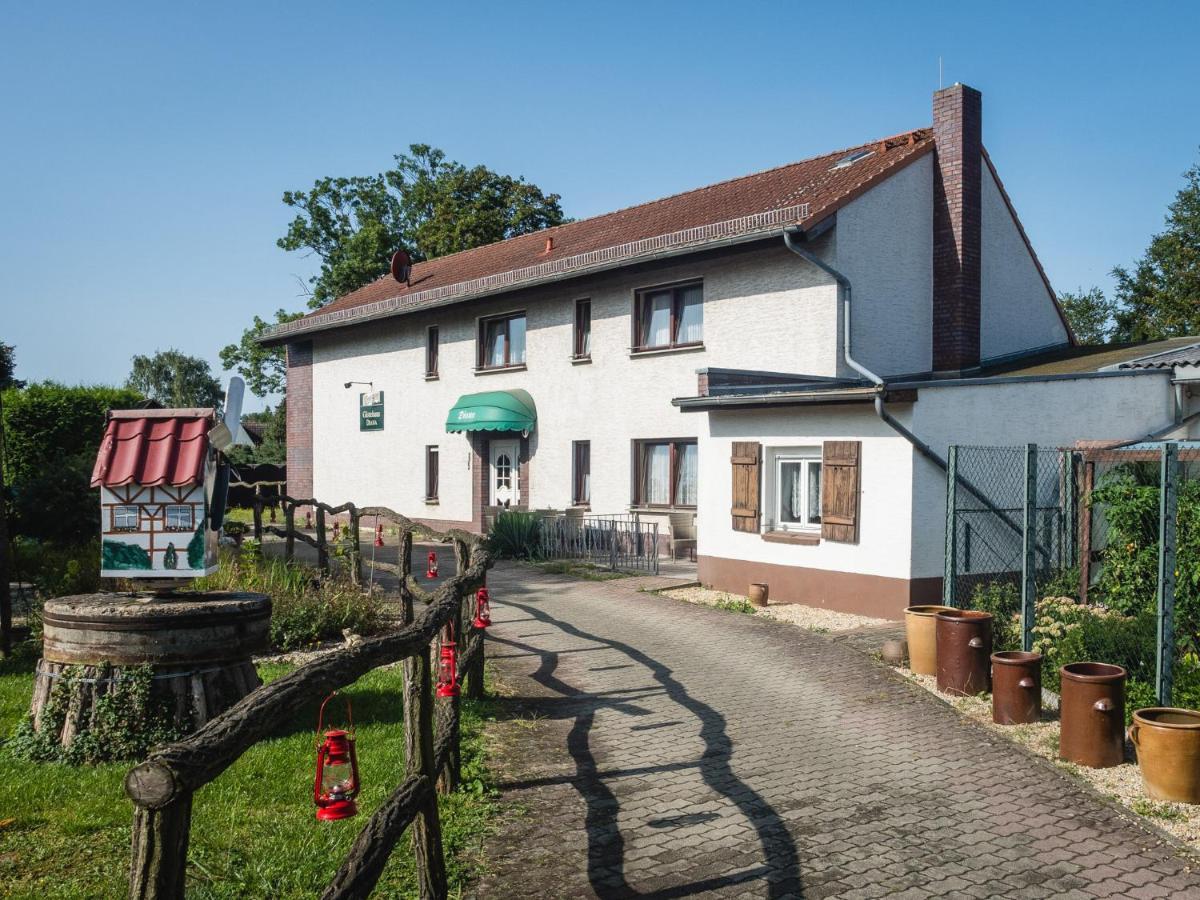 Gasthaus Stuckatz Dollenchen ภายนอก รูปภาพ
