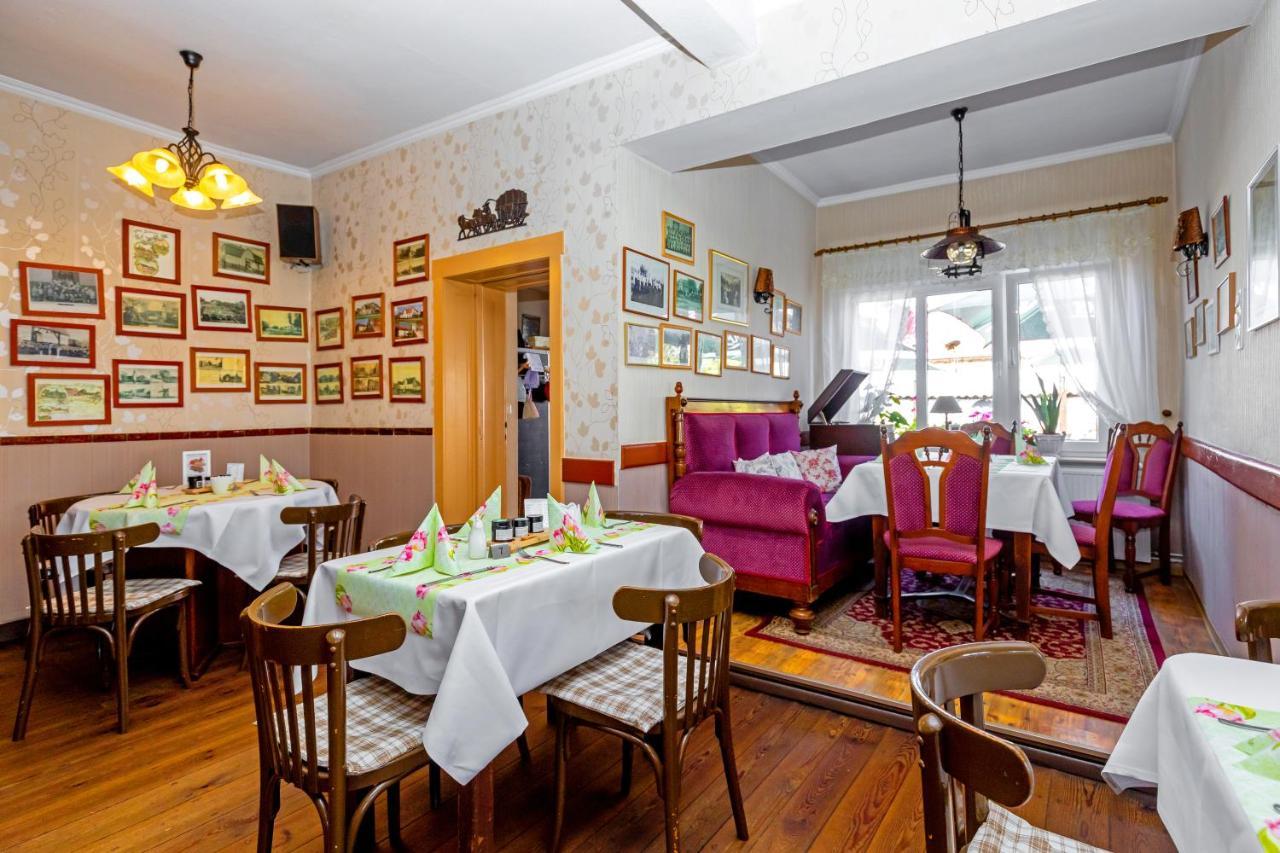 Gasthaus Stuckatz Dollenchen ภายนอก รูปภาพ