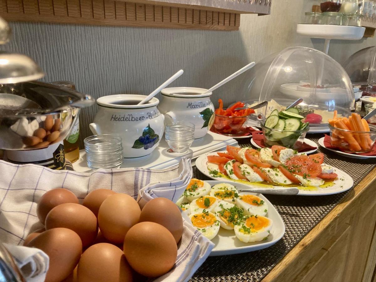 Gasthaus Stuckatz Dollenchen ภายนอก รูปภาพ